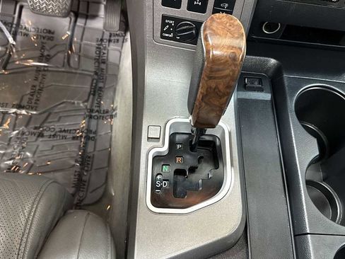 Used 2010 Toyota Sequoia Platinum image 21