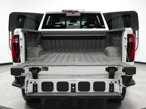 Used 2024 GMC Sierra 2500 SLT w/ SLT Convenience Package image 13