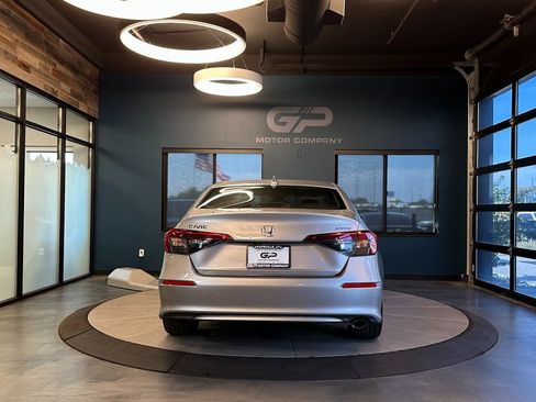 Used 2022 Honda Civic Sport image 4