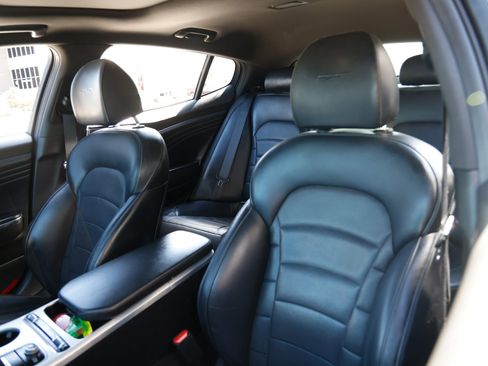 Used 2022 Kia Stinger GT2 image 9