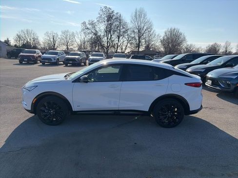 New 2026 Buick Envista Sport Touring w/ Convenience I Package image 3