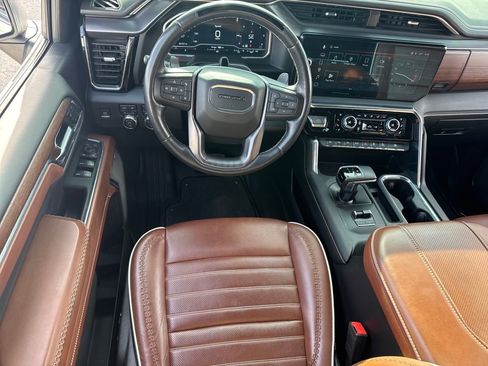 Used 2023 GMC Sierra 1500 Denali Ultimate image 8