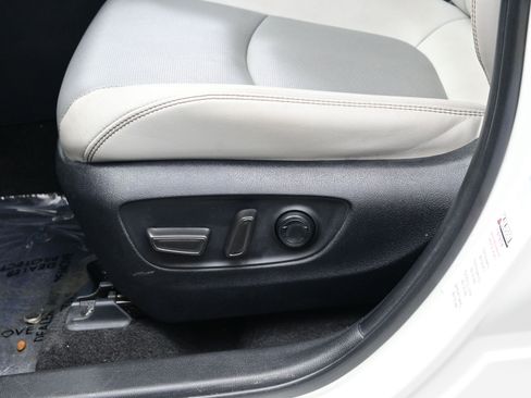 Used 2022 Toyota RAV4 Limited AWD/4WD image 12