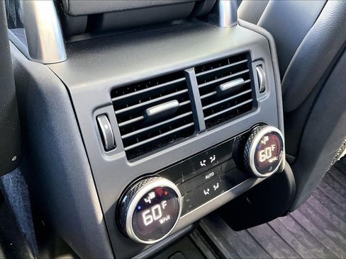 Used 2024 Land Rover Discovery S image 34