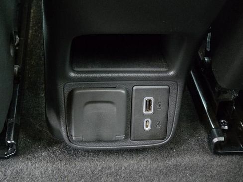 Certified 2022 Chevrolet TrailBlazer LT w/ Convenience Package FWD image 16