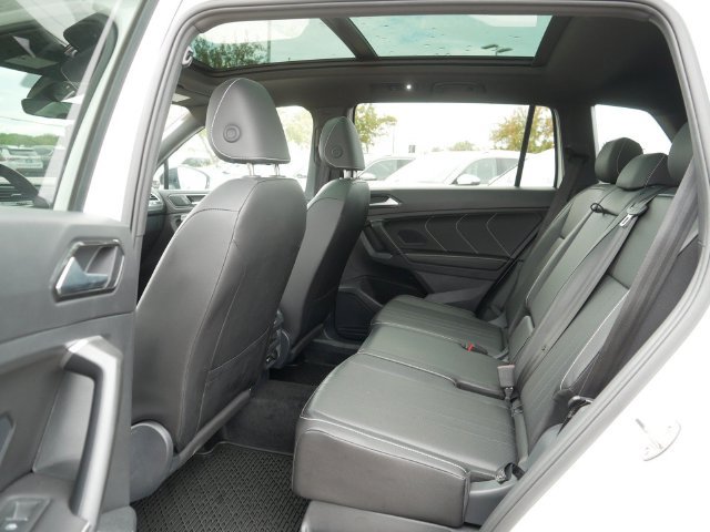 Certified 2024 Volkswagen Tiguan SE R-Line AWD/4WD image 15