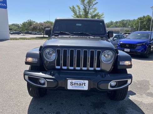 Used 2021 Jeep Wrangler Unlimited Sahara AWD/4WD image 9