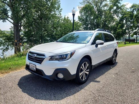 Used 2019 Subaru Outback 2.5i Limited w/ Popular Package #2 image 1