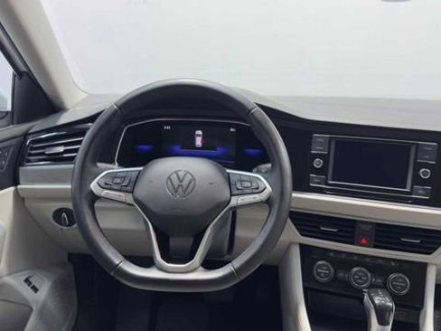 Used 2023 Volkswagen Jetta SE FWD image 20