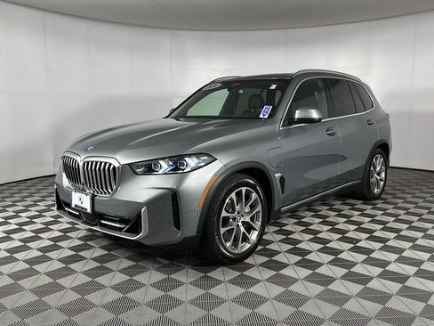 Used 2026 BMW X5 xDrive50e w/ Premium Package AWD/4WD image 4