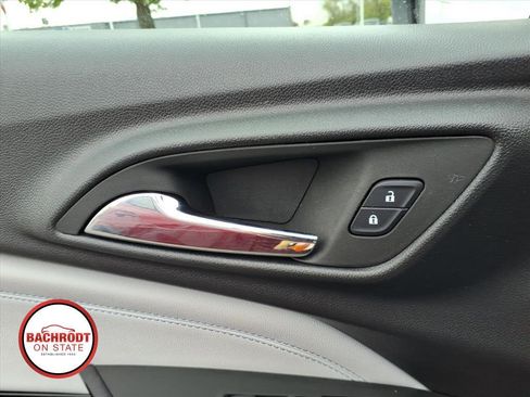 Used 2025 Chevrolet Trax LT FWD image 15