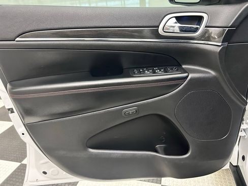 Certified 2018 Jeep Grand Cherokee Trailhawk w/ Trailhawk Luxury Group AWD/4WD image 10