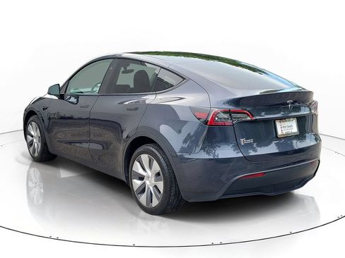 Used 2024 Tesla Model Y Long Range AWD/4WD image 4