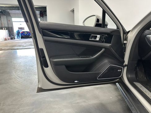 Used 2018 Porsche Panamera 4S image 35