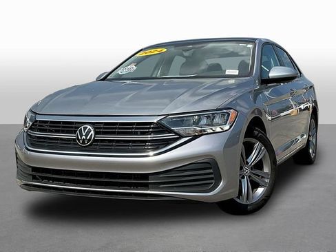 Used 2024 Volkswagen Jetta SE FWD image 3