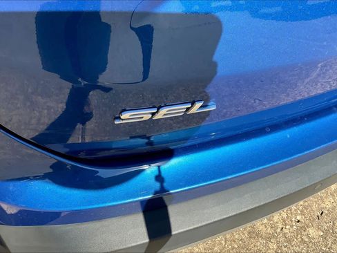 Used 2022 Ford Edge SEL image 29