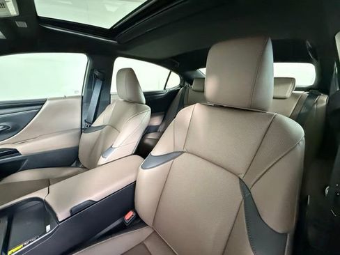 New 2025 Lexus ES 350 w/ Premium Package image 5