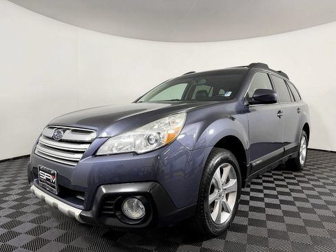 Used 2014 Subaru Outback 2.5i Limited w/ Moonroof Package AWD/4WD image 2