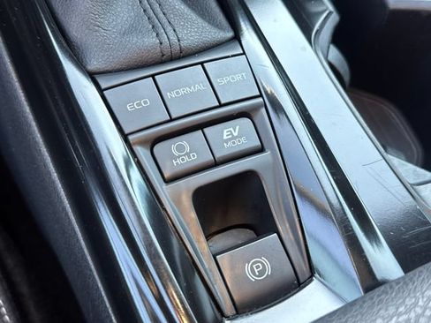 Used 2025 Toyota Camry SE FWD image 26
