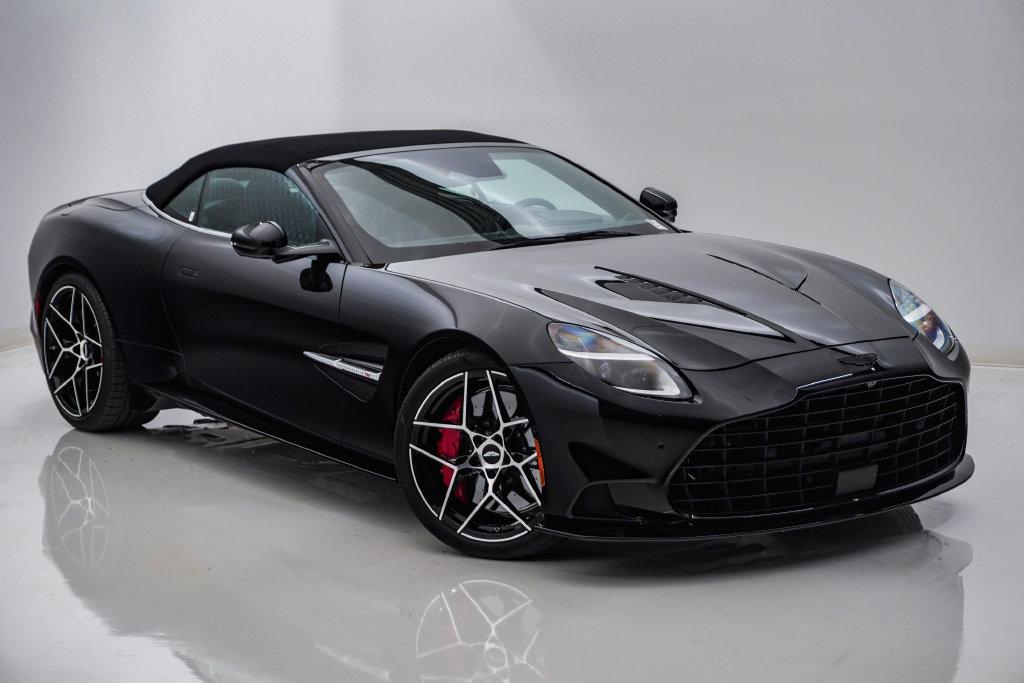 Used 2026 Aston Martin Vanquish Convertible RWD image 5
