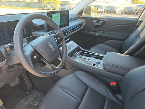 New 2026 Lincoln Aviator AWD image 17