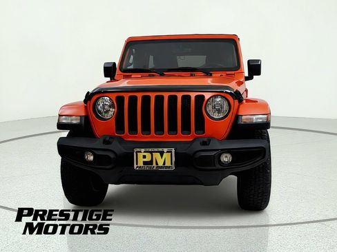 Used 2020 Jeep Wrangler Unlimited Sahara w/ Uconnect 4C Nav & Sound Group AWD/4WD image 2