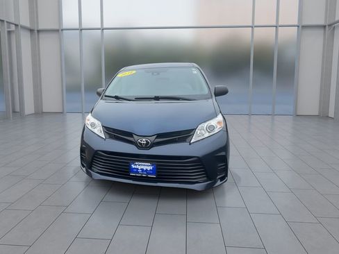 Used 2020 Toyota Sienna L image 3