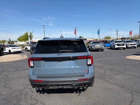 Used 2025 Ford Explorer ST AWD/4WD image 8