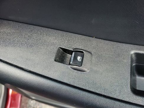 Used 2024 Ford Edge SEL image 9