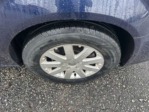 Used 2016 Chrysler Town & Country Touring w/ Driver Convenience Group image 19