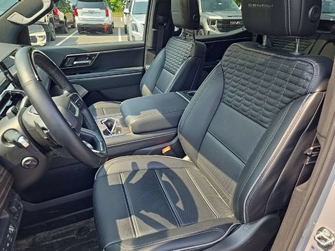 Used 2026 GMC Sierra EV Denali AWD/4WD image 14