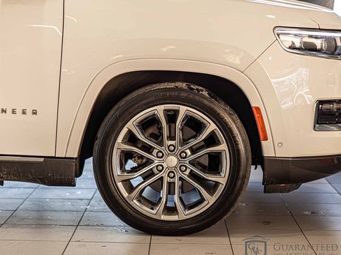 Used 2022 Jeep Grand Wagoneer Series II w/ Premium Group II image 11