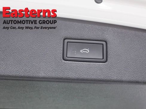 Used 2024 Volkswagen Tiguan Wolfsburg Edition image 22