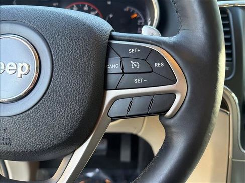 Used 2015 Jeep Grand Cherokee Limited image 16
