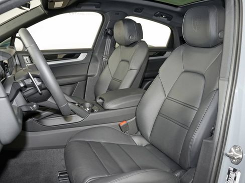 New 2026 Porsche Cayenne Coupe AWD/4WD image 5