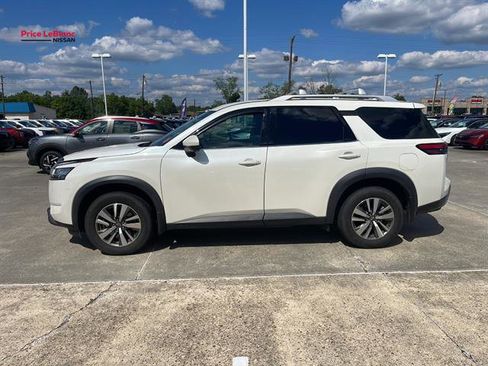 Used 2023 Nissan Pathfinder SL FWD image 4