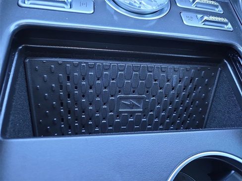 Certified 2025 Lincoln Nautilus Reserve w/ Jet Appearance Package image 15