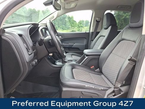 Used 2017 Chevrolet Colorado Z71 AWD/4WD image 2