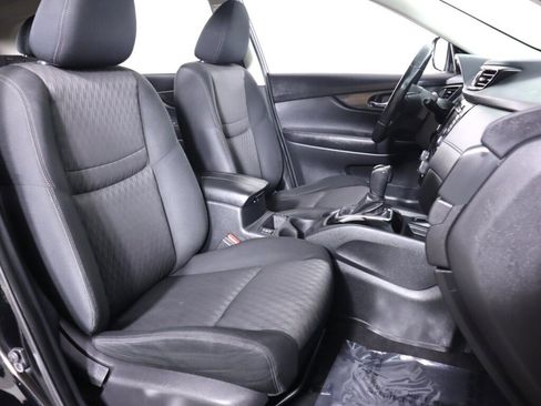 Used 2020 Nissan Rogue SV w/ Premium Package FWD image 40