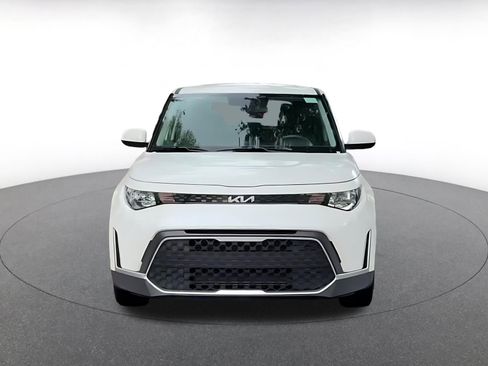 Used 2025 Kia Soul LX w/ LX Technology Package image 4