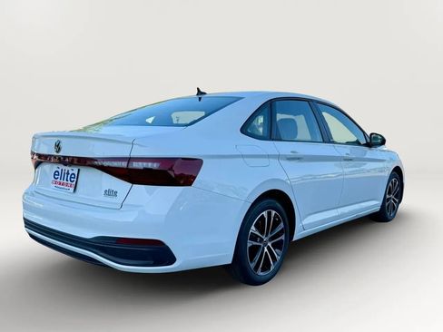 Used 2025 Volkswagen Jetta Sport image 7