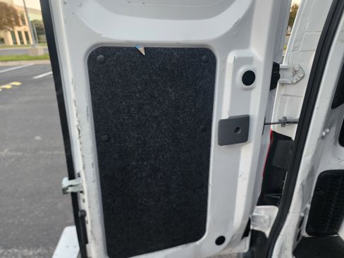 Used 2020 Nissan NV200 S image 13