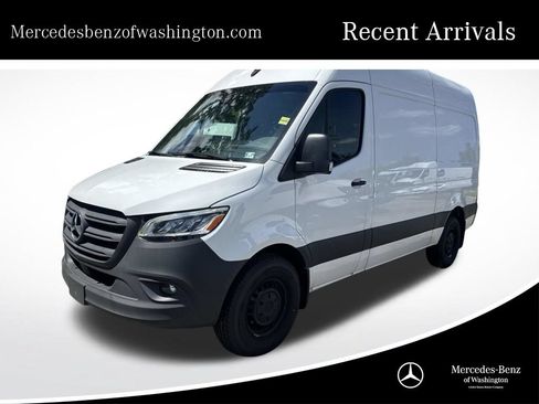 Used 2025 Mercedes-Benz Sprinter 2500 image 1