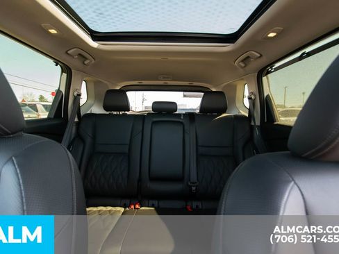 Used 2024 Nissan Rogue Platinum w/ Platinum Premium Package image 11