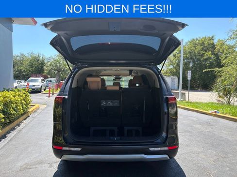 Used 2024 Kia Carnival LX FWD image 45