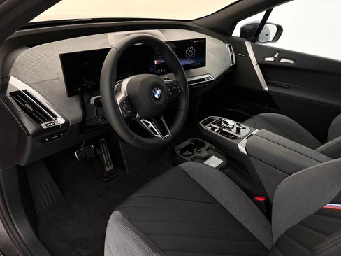 New 2026 BMW iX xDrive60 w/ M Sport Package image 9