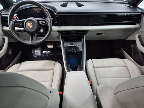 Used 2025 Porsche Macan 4S Electric AWD/4WD image 18