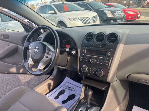 Used 2012 Nissan Altima 2.5 S w/ 20th Anniversary Pkg image 18