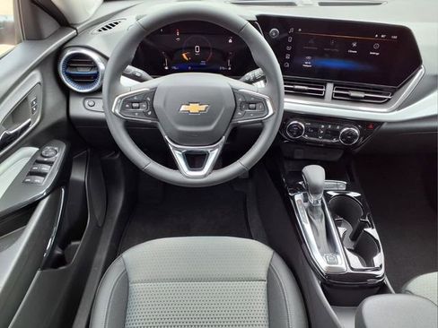 New 2026 Chevrolet Trax LT w/ Driver Confidence Package image 7