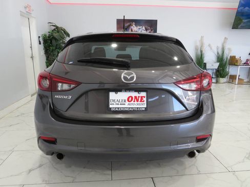 Used 2018 MAZDA MAZDA3 Touring image 5